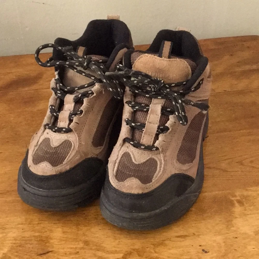 Red Head Bass Pro Shops Kids Children's Outdoor Suede Hiking Boots Size 3 1/2